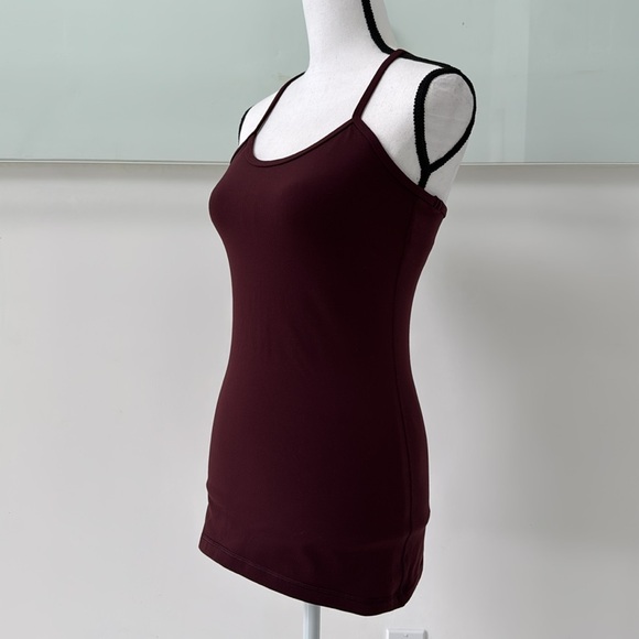 Lululemon Magenta Workout Top | Size 2 | Gym Essential | Stretchy & Lightweight - Picture 7 of 10